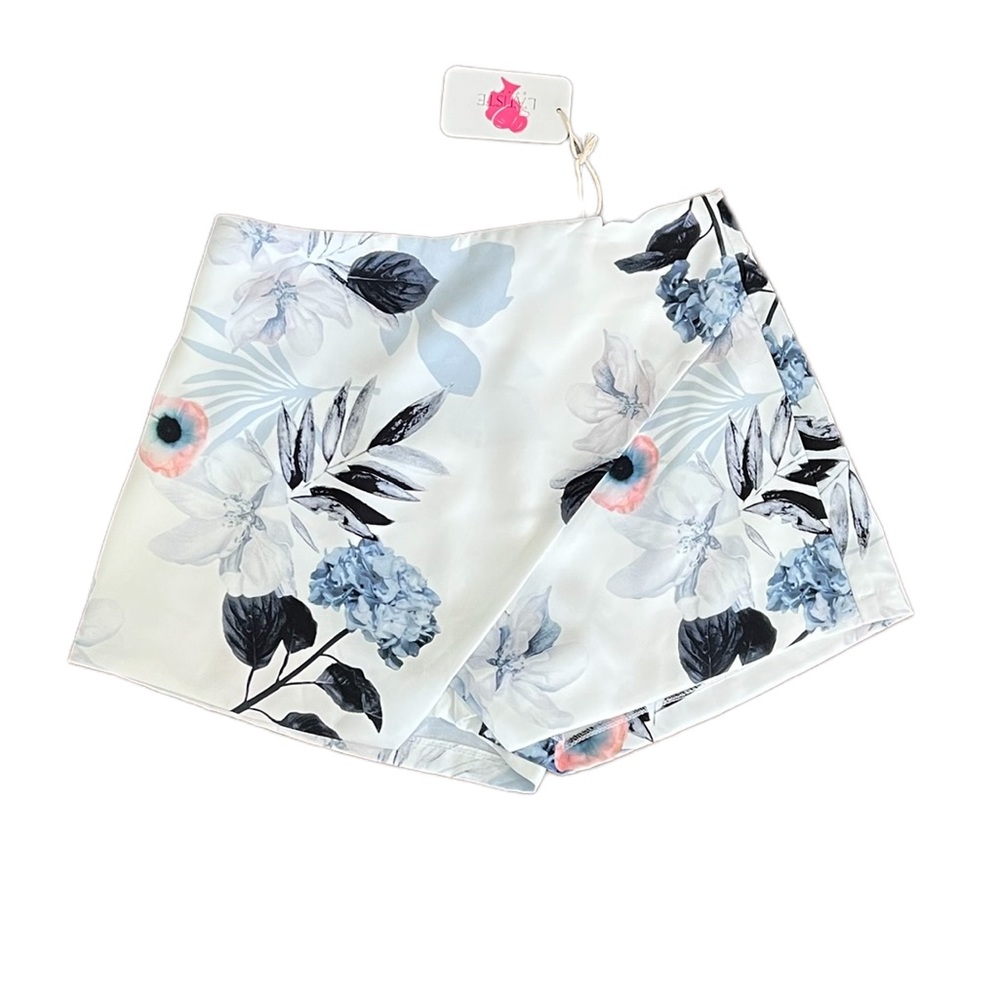 NWT L'ATISTE Floral Skort - Sz M